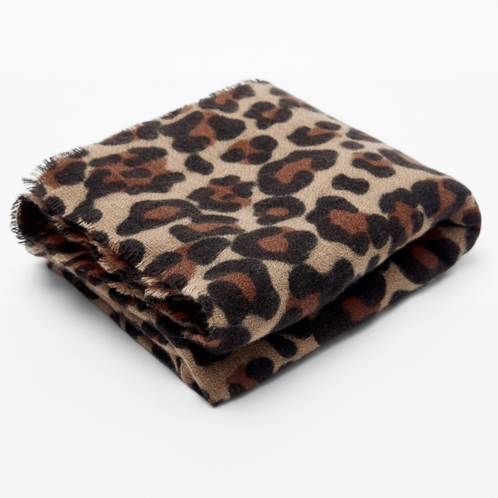 NWOT ZARA Animal Print soft scarf